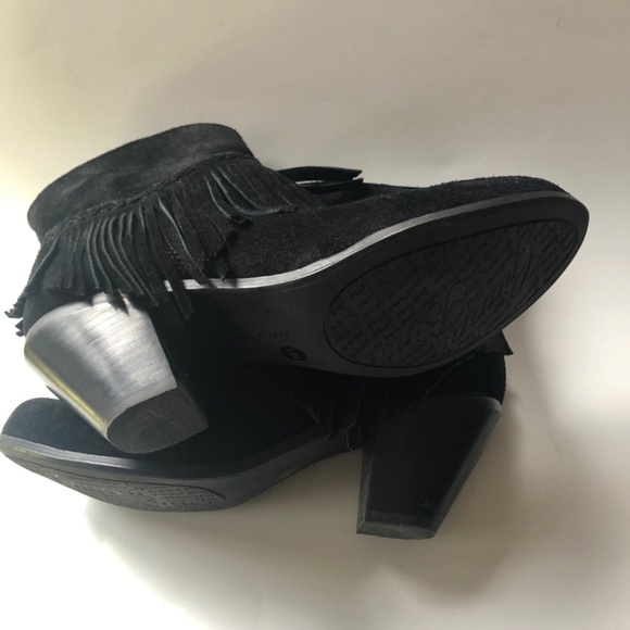 Gianni Bini Fringed, Blck Suede Bootie, Size 7.5 - Picture 5 of 6